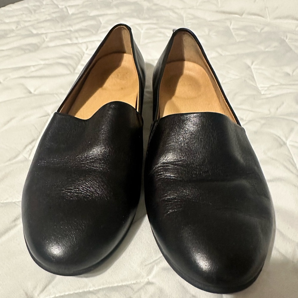 Dansko Larisa Black Leather Flats
